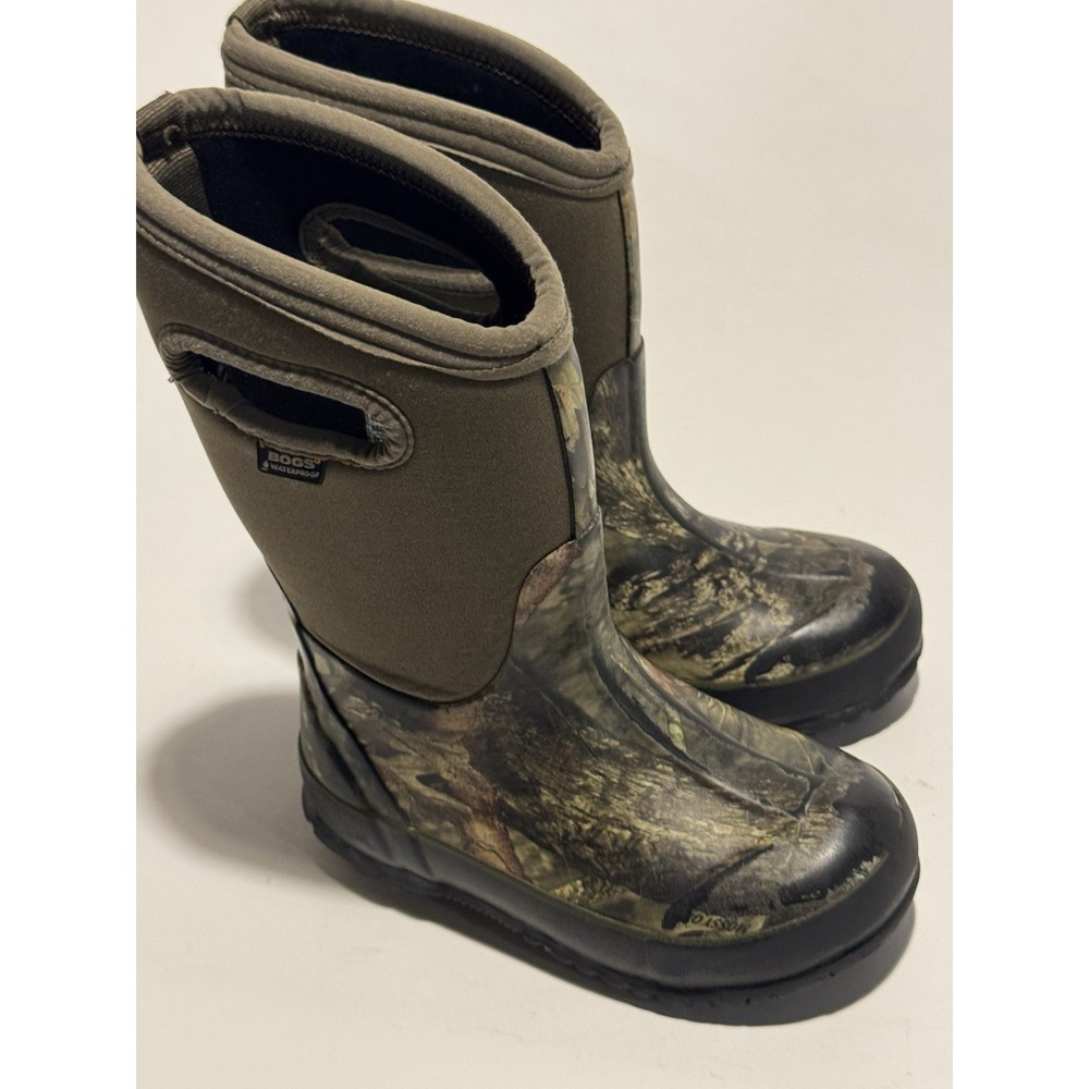 Bogs Kids Size 11 Camo Weatherproof Boots Waterproof Insulated